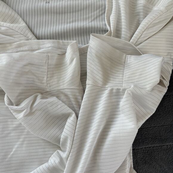 Athleta Subtle Striped Round Neck White T-Shirt Short Sleeve Size 2X - Picture 8 of 13